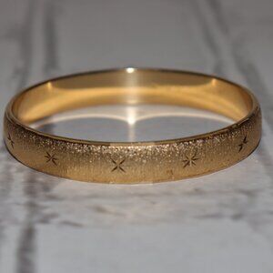 💛 Beautiful Gold MONET Bangle Bracelet– 2 3/8" Wide  🌟